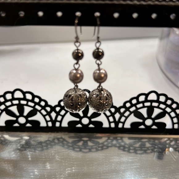 Drop bead earrings (silver/black) - Picture 3 of 3